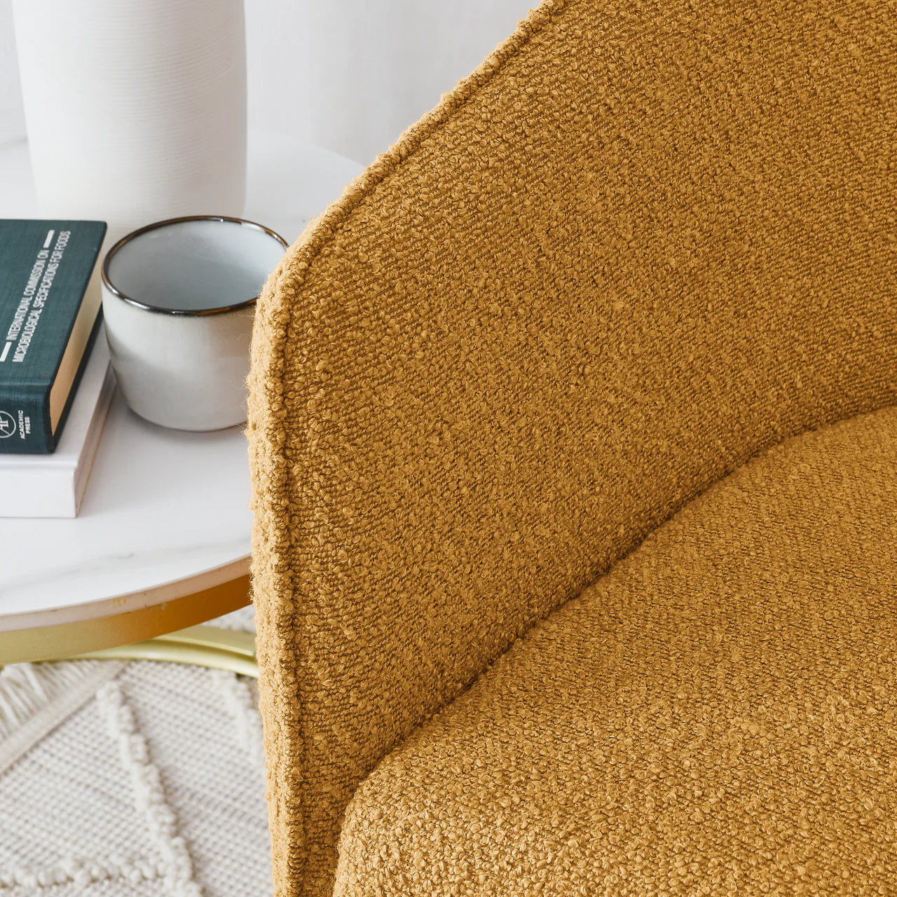 CALYX 25" Modern Chair
