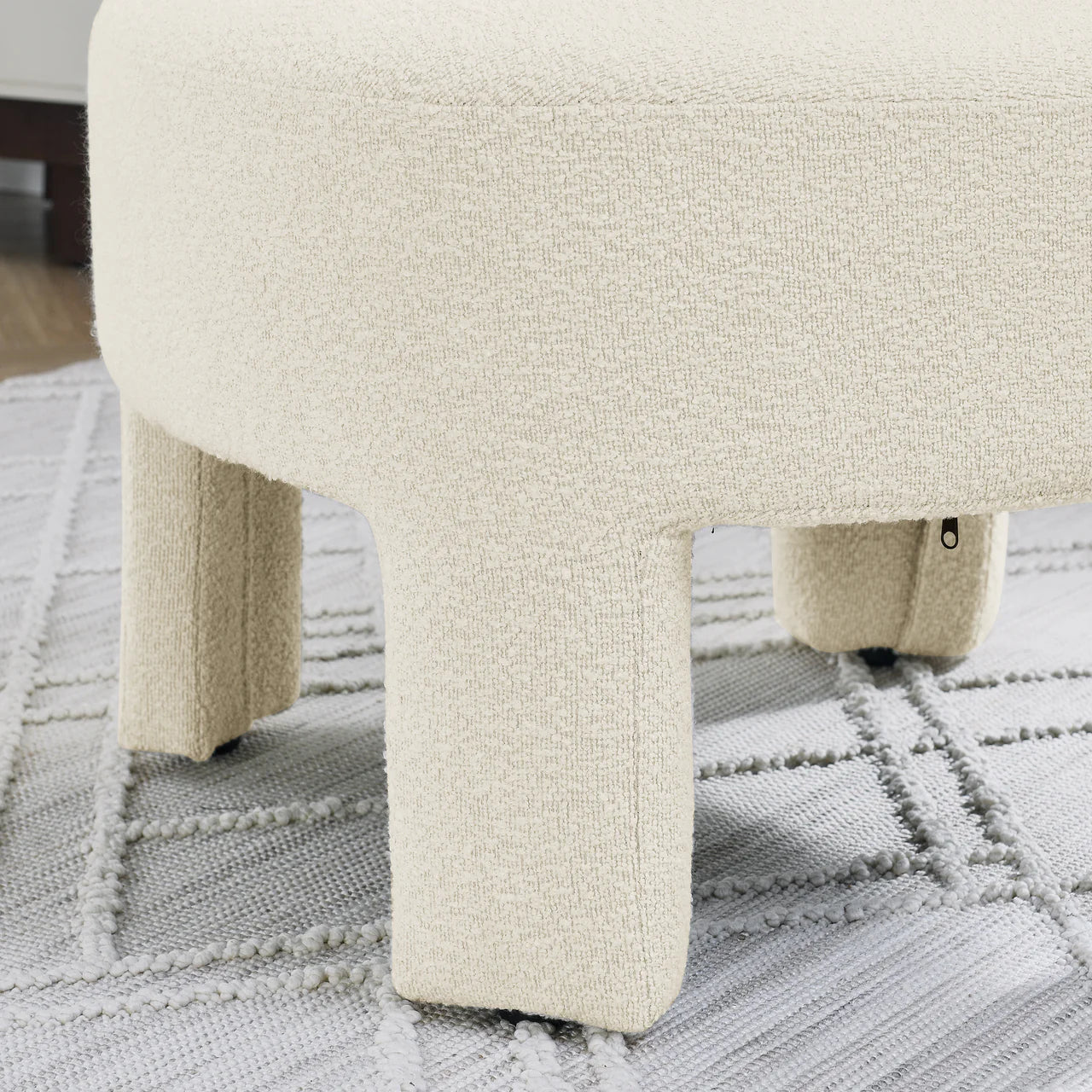 CORVUS 25" Lounge Chair