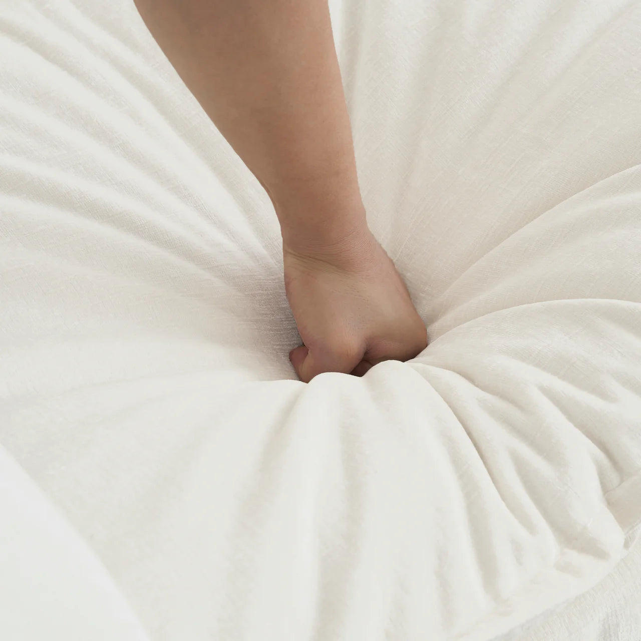 AETHER 42" Chair