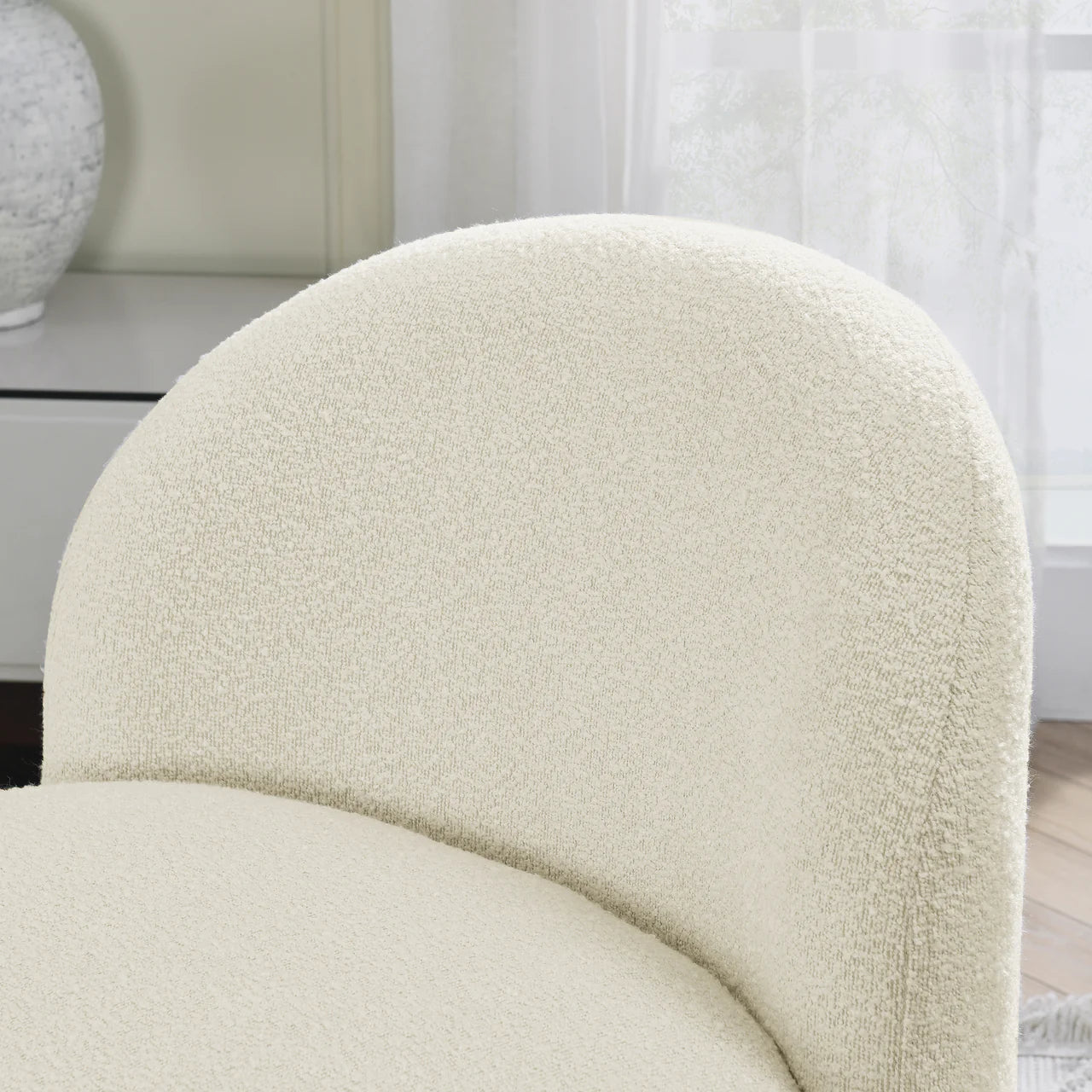 CORVUS 25" Lounge Chair