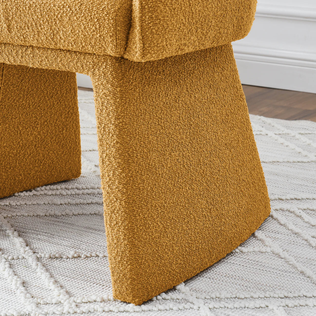 CALYX 25" Modern Chair