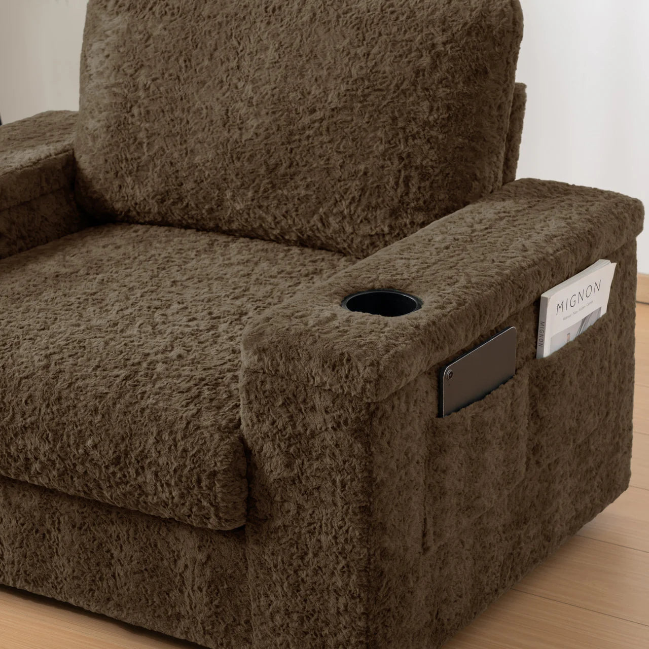 VOLVEX 42" Chair