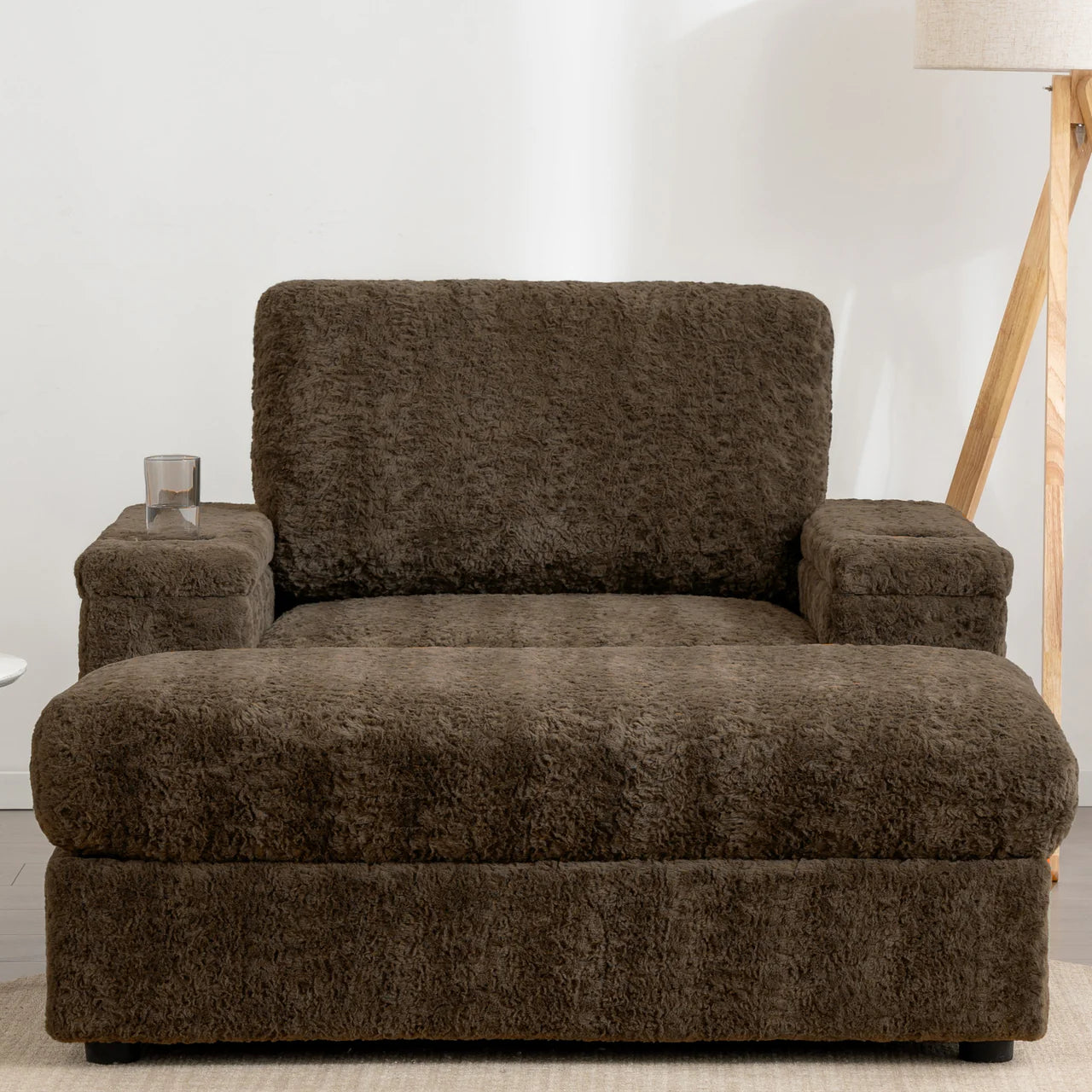 VOLVEX 42" Chair